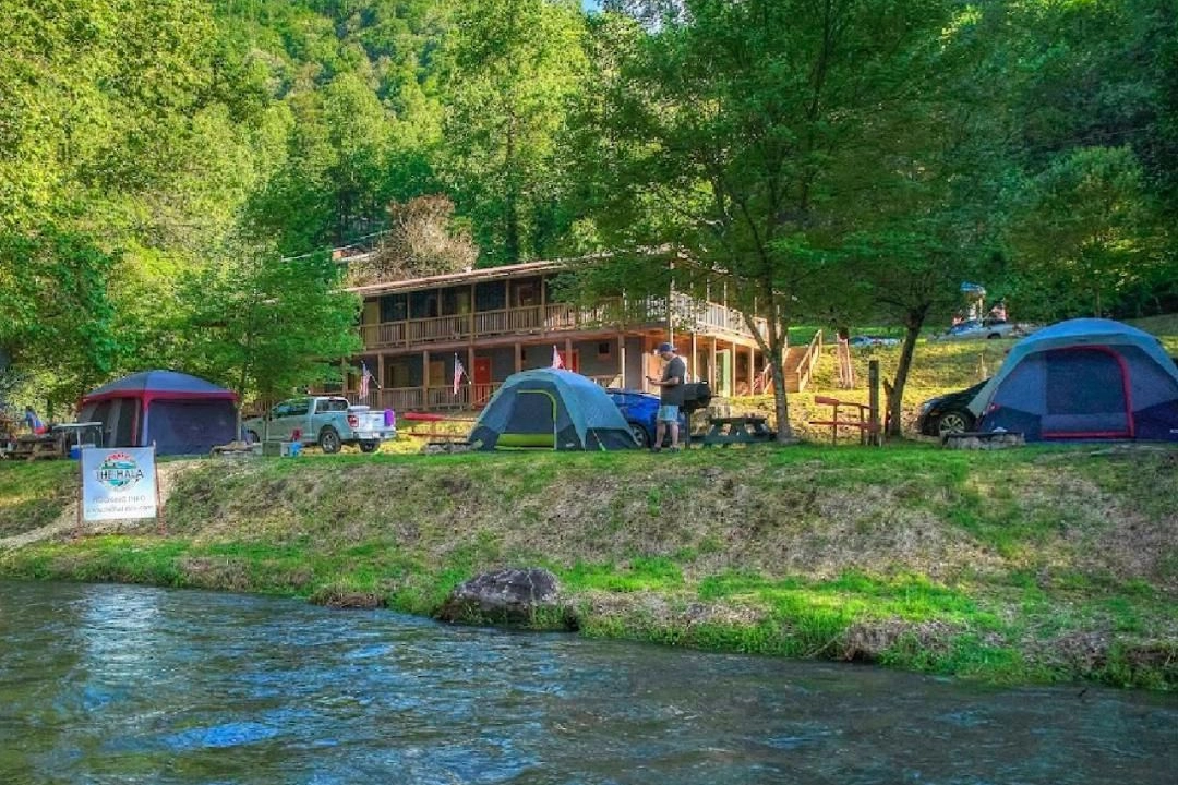 The HALA: Riverside Lodge Rooms & Suites | Bryson City, North Carolina